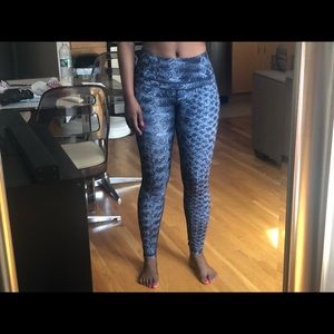 Varley Navy Snake Legging (size M)